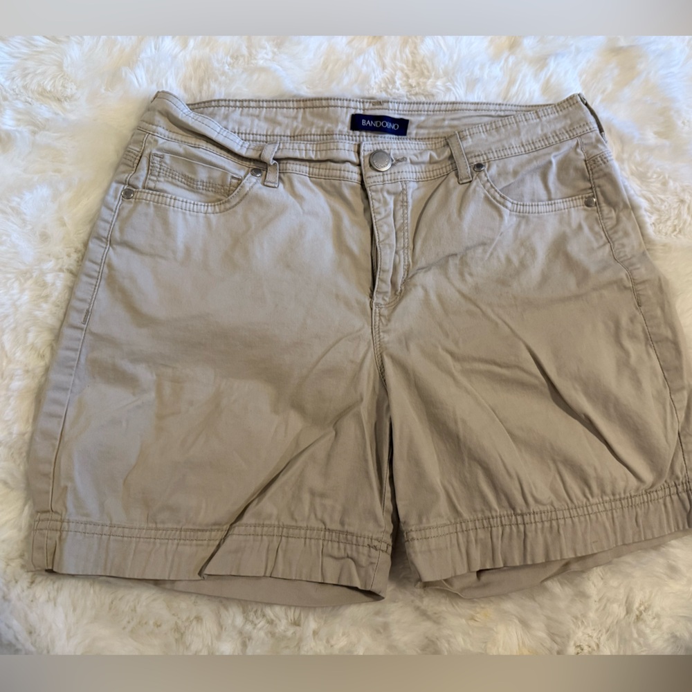 Bandolino Beige Khaki Casual Shorts Size 6
